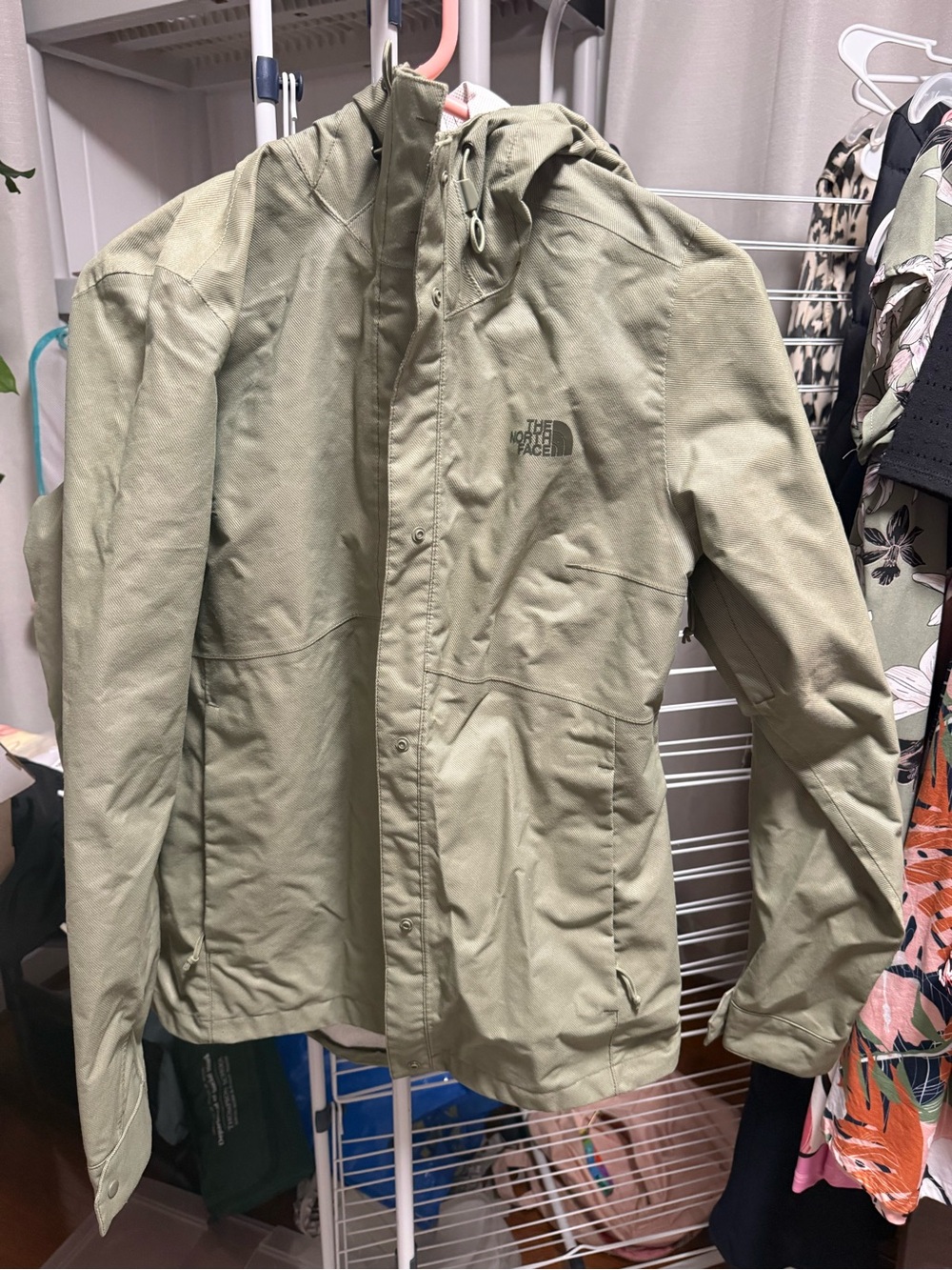 The North Face Men’s Sage Green Hooded Raincoat size M